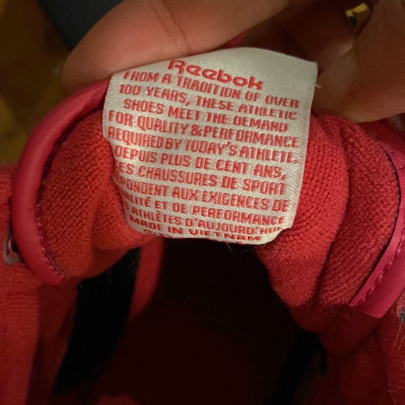 1980s style Classic Reeboks sold out on site- worn once - Picture 2 of 9